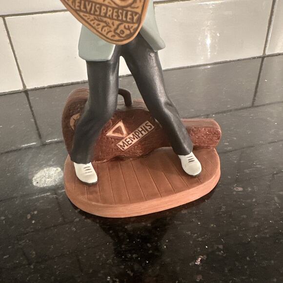 Elvis Presley Avon Porcelain Figurine 7" Tall Guitar Memphis 1987 With Box - Picture 3 of 13